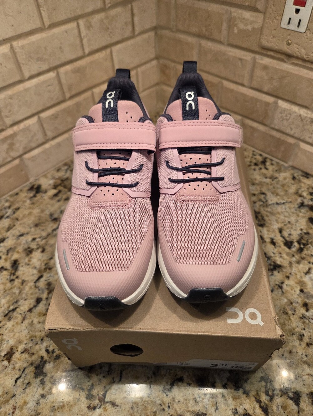 On Running Kid Cloud Play Shoes Size 2